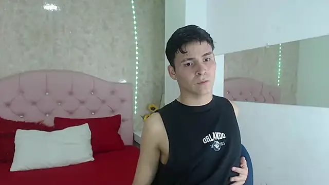 Aaron Foxxx online show from December 4, 9:23 pm