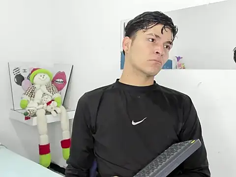 Aaron Foxxx online show from January 19, 1:15 pm