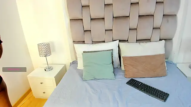 Snapshot of ChikiBom28 chatting on October 9, 7:45 pm ChikiBom28 online show from October 9, 7:45 pm