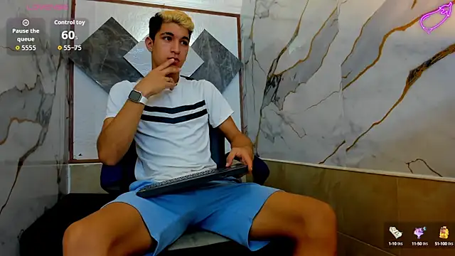 Snapshot of Stiben_boy chatting on October 6, 7:00 pm Stiben boy online show from October 6, 7:00 pm