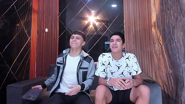 Snapshot of Stiben_boy chatting on October 17, 3:53 am Stiben boy online show from October 17, 3:53 am