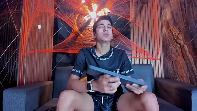 Snapshot of Stiben_boy chatting on October 25, 2:41 am Stiben boy online show from October 25, 2:41 am