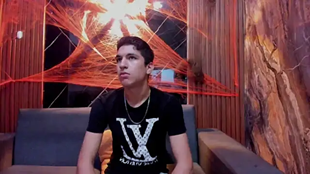 Snapshot of Stiben_boy chatting on October 27, 3:21 am Stiben boy online show from October 27, 3:21 am