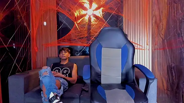 Snapshot of Stiben_boy chatting on October 31, 3:40 am Stiben boy online show from October 31, 3:40 am