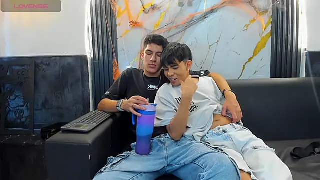 Snapshot of Stiben_boy chatting on October 31, 7:48 pm Stiben boy online show from October 31, 7:48 pm