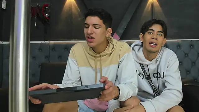 Snapshot of Stiben_boy chatting on November 8, 4:23 am Stiben boy online show from November 8, 4:23 am