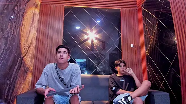 Snapshot of Stiben_boy chatting on November 12, 12:49 pm Stiben boy online show from November 12, 12:49 pm