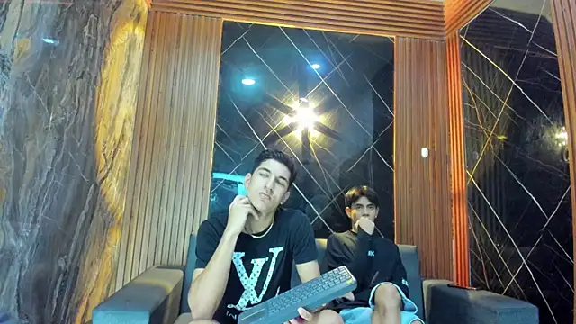 Snapshot of Stiben_boy chatting on November 13, 11:42 am Stiben boy online show from November 13, 11:42 am