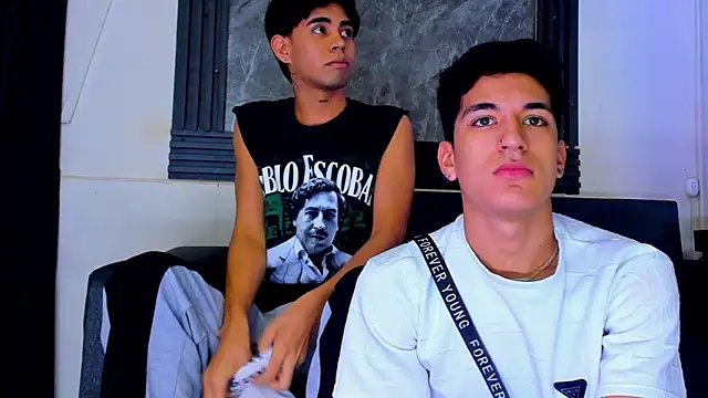 Snapshot of Stiben_boy chatting on November 15, 3:37 am Stiben boy online show from November 15, 3:37 am