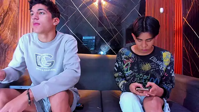 Snapshot of Stiben_boy chatting on November 17, 12:33 pm Stiben boy online show from November 17, 12:33 pm