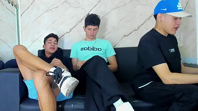 Snapshot of Stiben_boy chatting on November 30, 4:05 am Stiben boy online show from November 30, 4:05 am