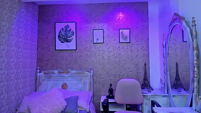 Snapshot of Megane_whitte chatting on October 21, 4:02 am Megane whitte online show from October 21, 4:02 am