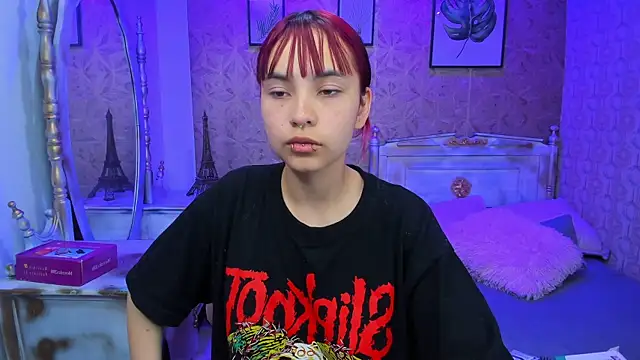 Snapshot of Megane_whitte chatting on October 25, 2:41 am Megane whitte online show from October 25, 2:41 am