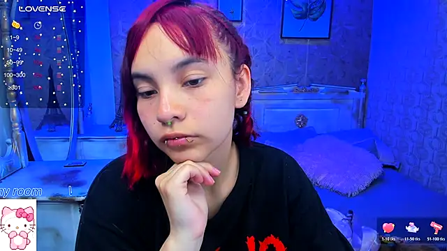 Snapshot of Megane_whitte chatting on October 26, 3:12 am Megane whitte online show from October 26, 3:12 am