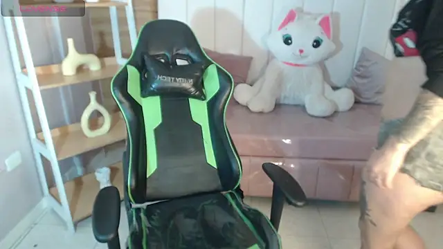 draviana a  online show from November 14, 2:54 am