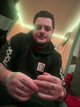 latenightguy online show from January 11, 4:39 am