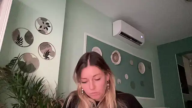 Alyressa online show from February 13, 5:53 pm