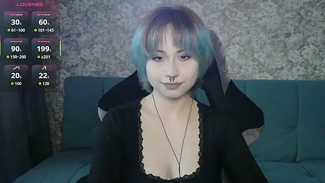 Snapshot of LeisaHopperstad chatting on April 23, 2:30 pm LeisaHopperstad online show from April 23, 2:30 pm