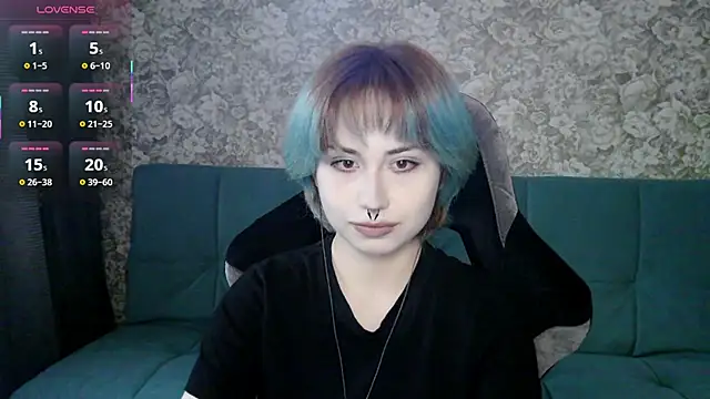 Snapshot of LeisaHopperstad chatting on April 24, 2:19 pm LeisaHopperstad online show from April 24, 2:19 pm