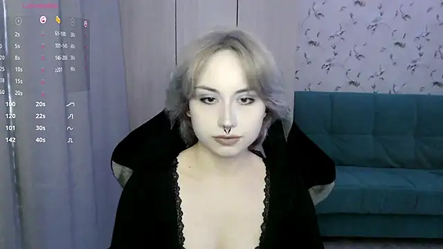 Snapshot of LeisaHopperstad chatting on June 3, 1:25 pm LeisaHopperstad online show from June 3, 1:25 pm