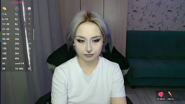 Snapshot of LeisaHopperstad chatting on July 25, 10:24 am LeisaHopperstad online show from July 25, 10:24 am