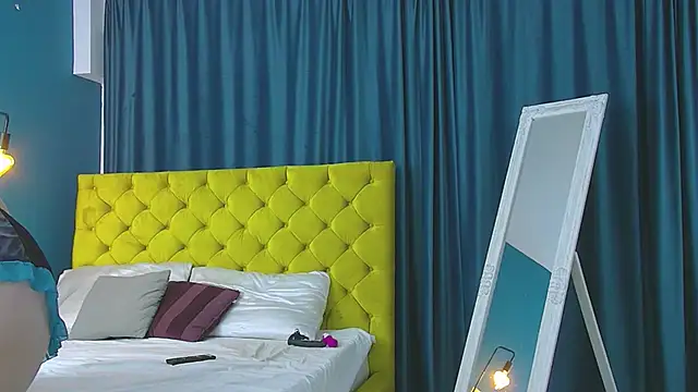 Snapshot of RubyHills chatting on October 27, 5:11 am RubyHills online show from October 27, 5:11 am