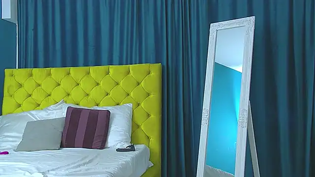 Snapshot of RubyHills chatting on October 29, 5:10 am RubyHills online show from October 29, 5:10 am