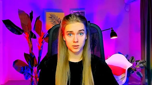 JuneWoods online show from December 1, 6:18 am