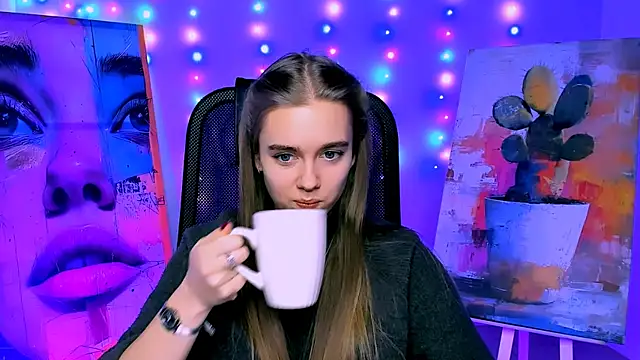 JuneWoods online show from February 13, 12:23 pm