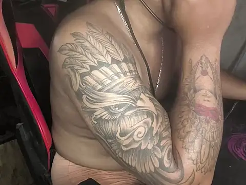 Snapshot of gtzmoreno chatting on December 1, 6:02 pm gtzmoreno online show from December 1, 6:02 pm