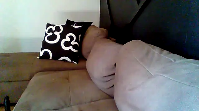 Snapshot of sexycolf chatting on October 1, 9:59 am sexycolf online show from October 1, 9:59 am