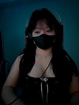 Lilybellle online show from September 25, 1:15 pm