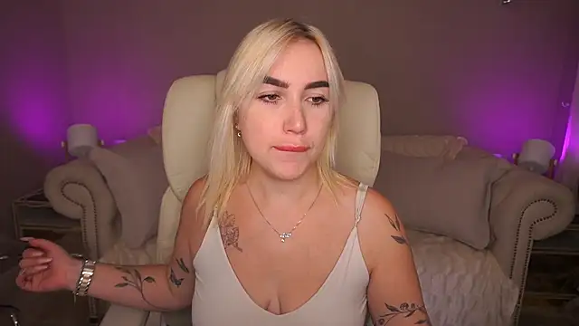 MariellaVi online show from September 25, 12:31 pm