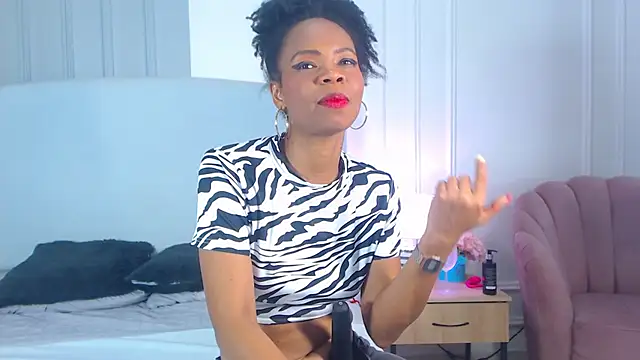 Snapshot of ChantalGarner chatting on April 29, 5:30 pm ChantalGarner online show from April 29, 5:30 pm