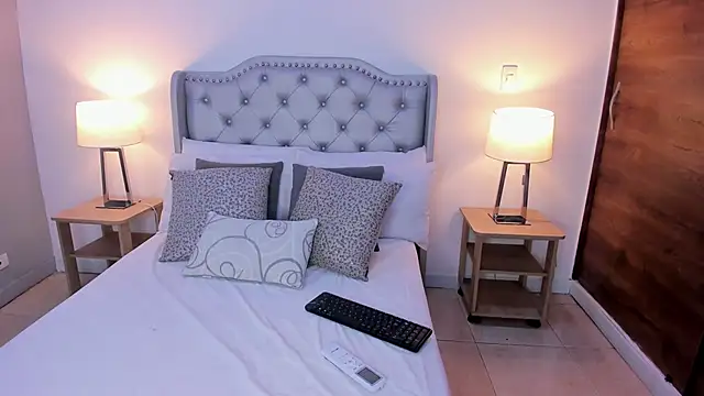 Snapshot of yen_lo_ chatting on November 1, 3:03 pm yen lo online show from November 1, 3:03 pm