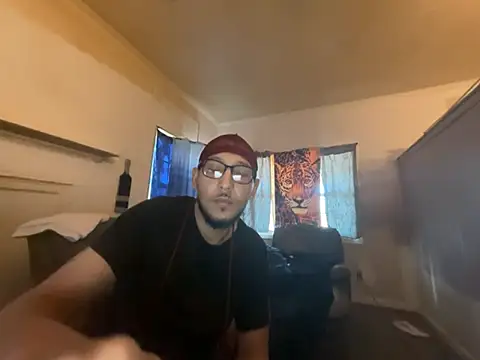 Snapshot of ThrowedWorldWide chatting on February 12, 2:23 pm ThrowedWorldWide online show from February 12, 2:23 pm