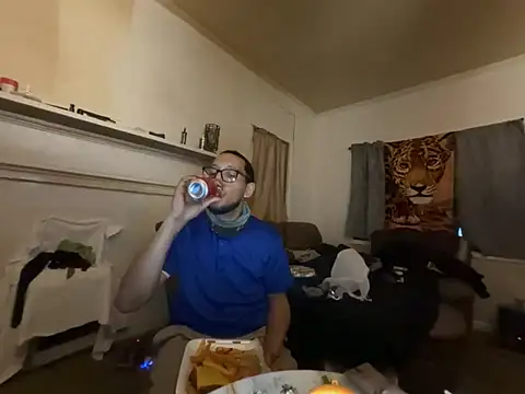 Snapshot of ThrowedWorldWide chatting on February 15, 12:18 am ThrowedWorldWide online show from February 15, 12:18 am