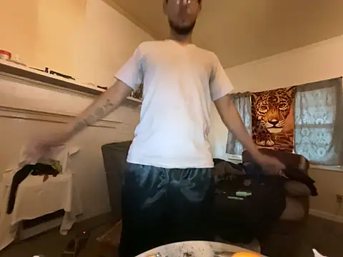 Snapshot of ThrowedWorldWide chatting on February 15, 3:31 pm ThrowedWorldWide online show from February 15, 3:31 pm