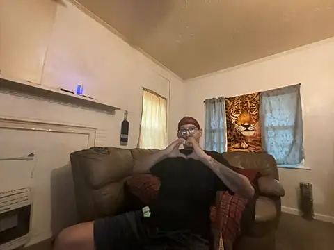 Snapshot of ThrowedWorldWide chatting on February 21, 6:42 pm ThrowedWorldWide online show from February 21, 6:42 pm