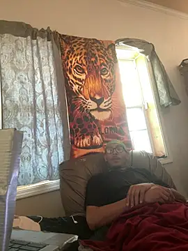 Snapshot of ThrowedWorldWide chatting on March 11, 6:36 pm ThrowedWorldWide online show from March 11, 6:36 pm