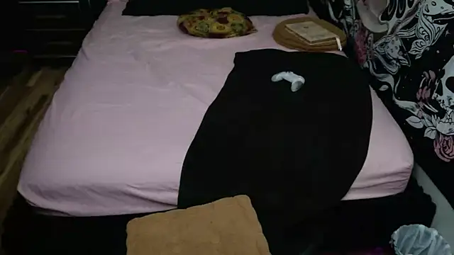 Snapshot of NeliaHexxen chatting on February 16, 6:53 am NeliaHexxen online show from February 16, 6:53 am