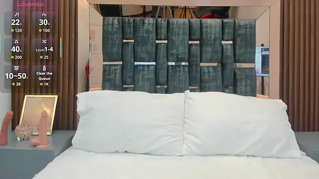 celestebellmont online show from October 14, 12:50 pm