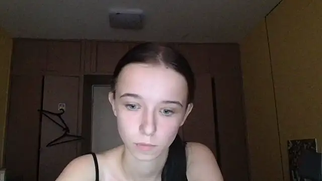 Snapshot of Emilia_Light chatting on October 9, 7:28 am Emilia Light online show from October 9, 7:28 am