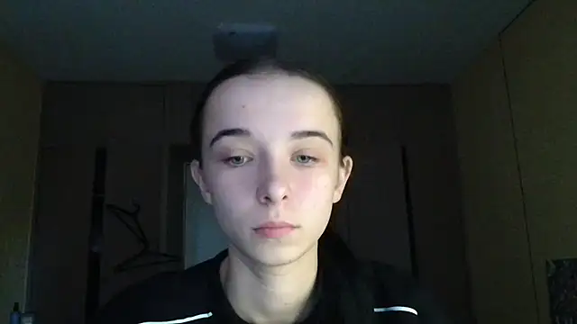 Snapshot of Emilia_Light chatting on October 14, 5:19 am Emilia Light online show from October 14, 5:19 am