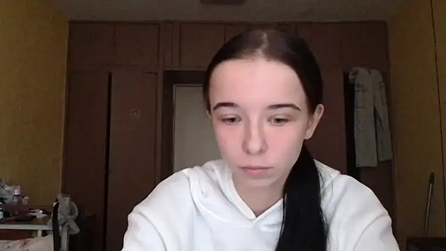 Snapshot of Emilia_Light chatting on October 21, 7:09 am Emilia Light online show from October 21, 7:09 am