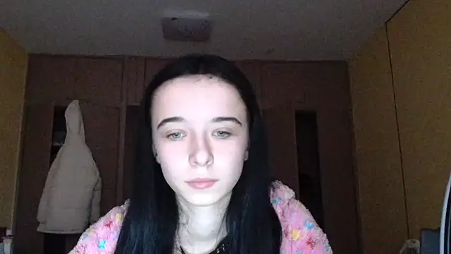 Snapshot of Emilia_Light chatting on November 3, 6:47 am Emilia Light online show from November 3, 6:47 am