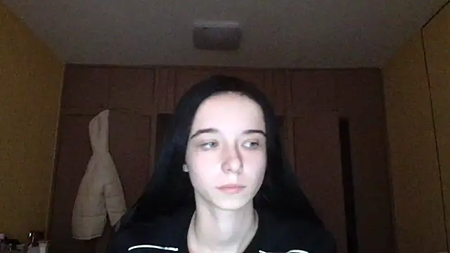 Snapshot of Emilia_Light chatting on November 4, 6:45 am Emilia Light online show from November 4, 6:45 am