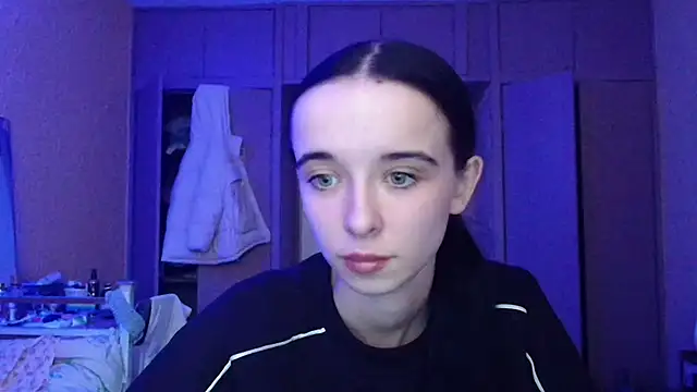 Snapshot of Emilia_Light chatting on November 15, 12:34 pm Emilia Light online show from November 15, 12:34 pm