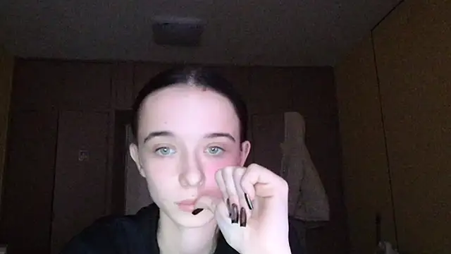 Snapshot of Emilia_Light chatting on November 28, 9:12 am Emilia Light online show from November 28, 9:12 am