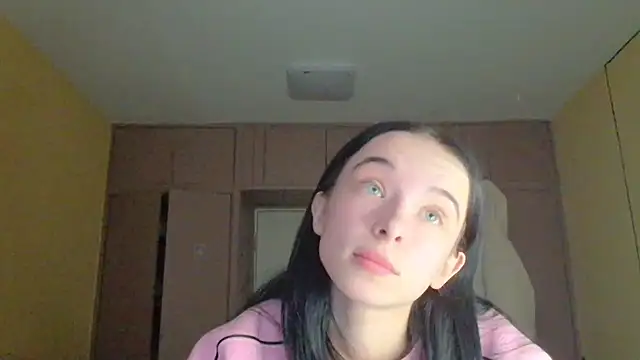 Snapshot of Emilia_Light chatting on December 3, 8:56 am Emilia Light online show from December 3, 8:56 am